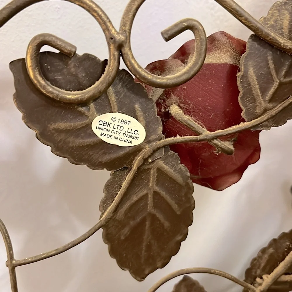Floral Metal Wall Rack with Hooks
